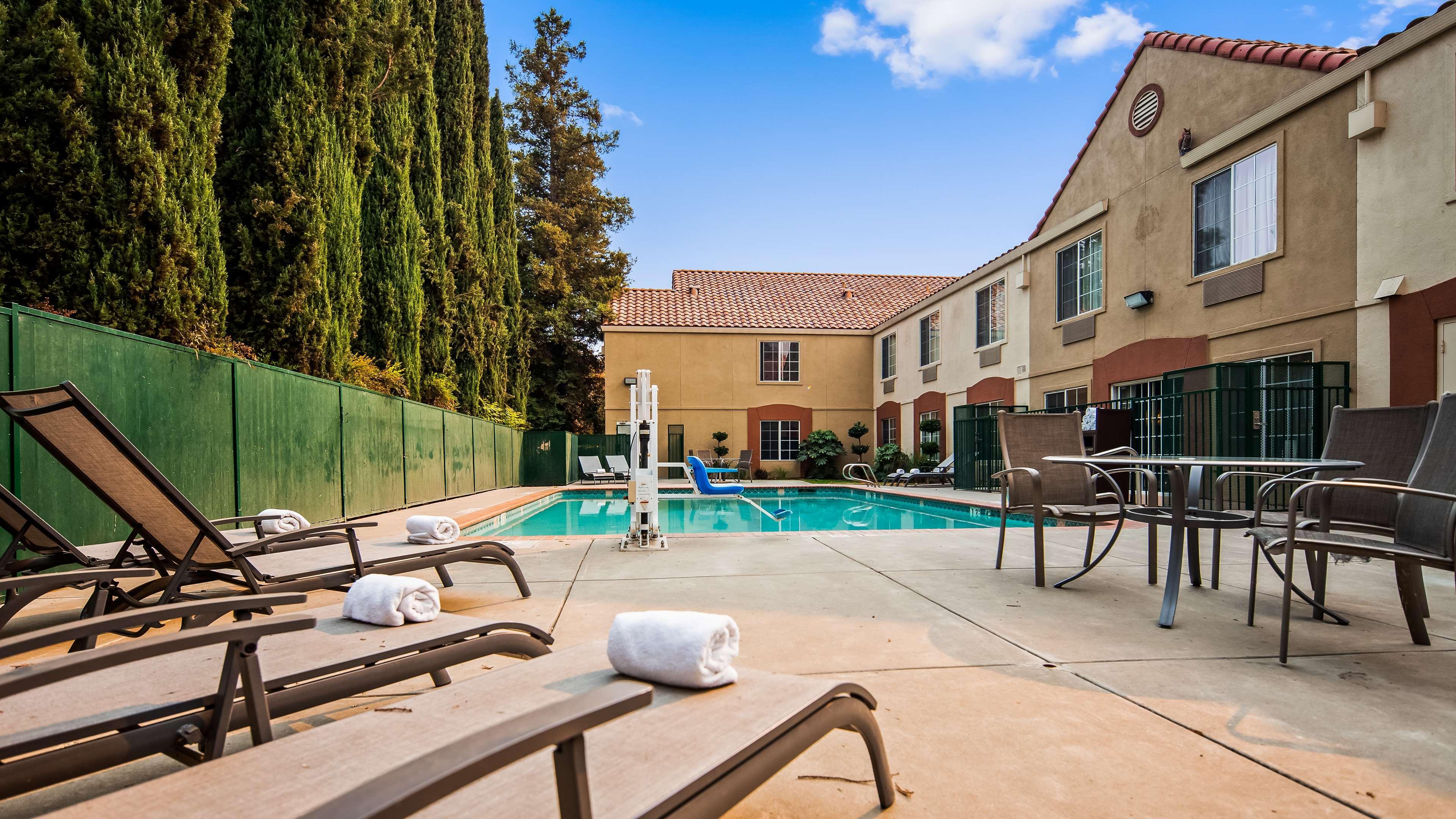 Best Western Brentwood Inn מראה חיצוני תמונה