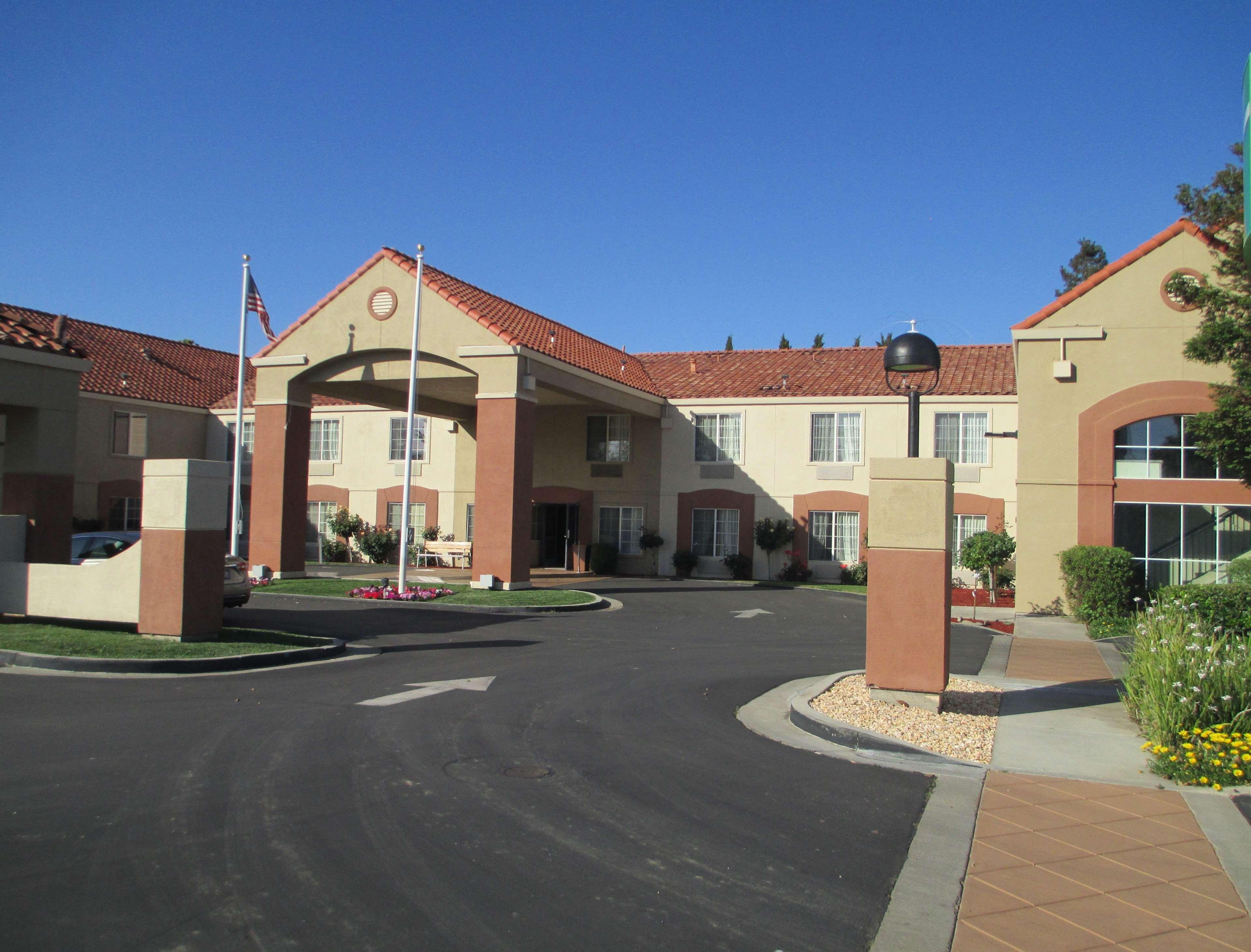 Best Western Brentwood Inn מראה חיצוני תמונה